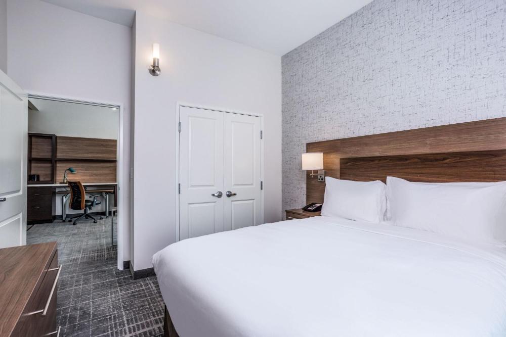 One-Bedroom Queen Suite with Sofa Bed interior